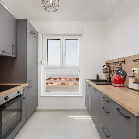 Marnja Apartment *